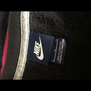 Nike Sweaters - Nike pullover Nike Sweaters - Nike pullover